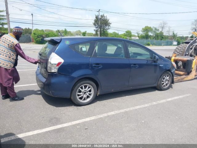 Photo 3 VIN: JTDZN3EU3EJ011260 - TOYOTA PRIUS V 