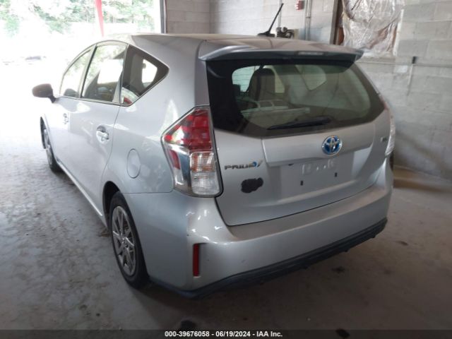 Photo 2 VIN: JTDZN3EU3FJ018467 - TOYOTA PRIUS V 