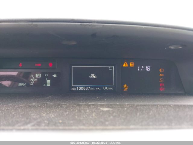 Photo 6 VIN: JTDZN3EU3HJ065680 - TOYOTA PRIUS V 