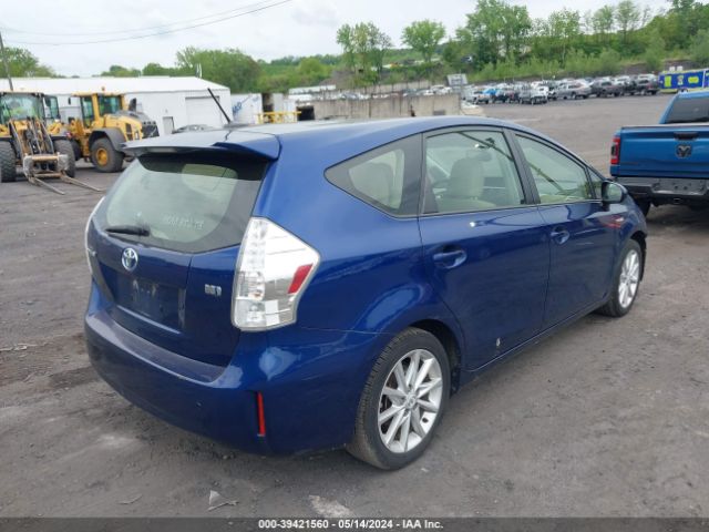 Photo 3 VIN: JTDZN3EU4C3133613 - TOYOTA PRIUS V 