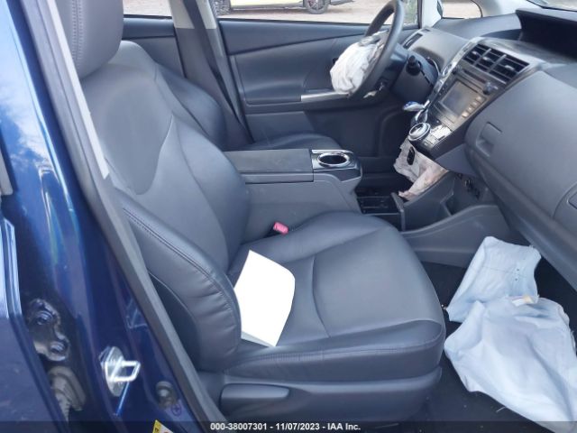 Photo 4 VIN: JTDZN3EU4C3139296 - TOYOTA PRIUS V 