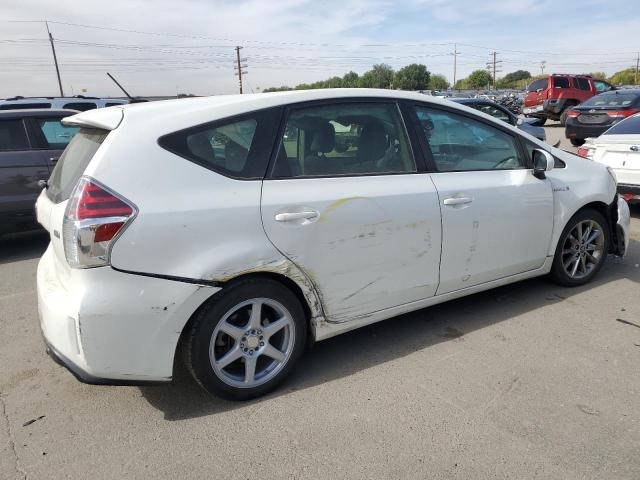 Photo 2 VIN: JTDZN3EU4FJ016033 - TOYOTA PRIUS V 