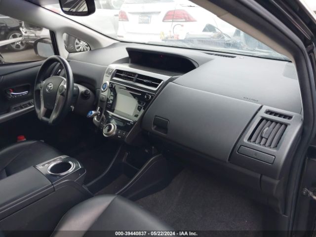 Photo 4 VIN: JTDZN3EU4HJ070015 - TOYOTA PRIUS V 