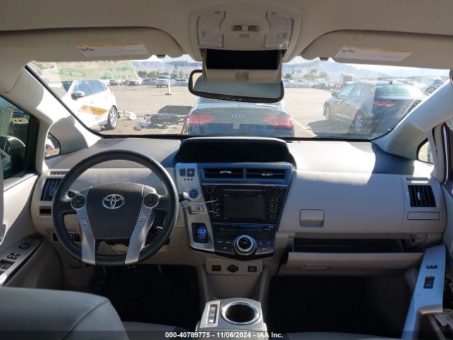 Photo 4 VIN: JTDZN3EU4HJ070273 - TOYOTA PRIUS V 