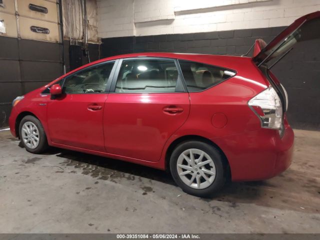 Photo 2 VIN: JTDZN3EU5C3137752 - TOYOTA PRIUS V 