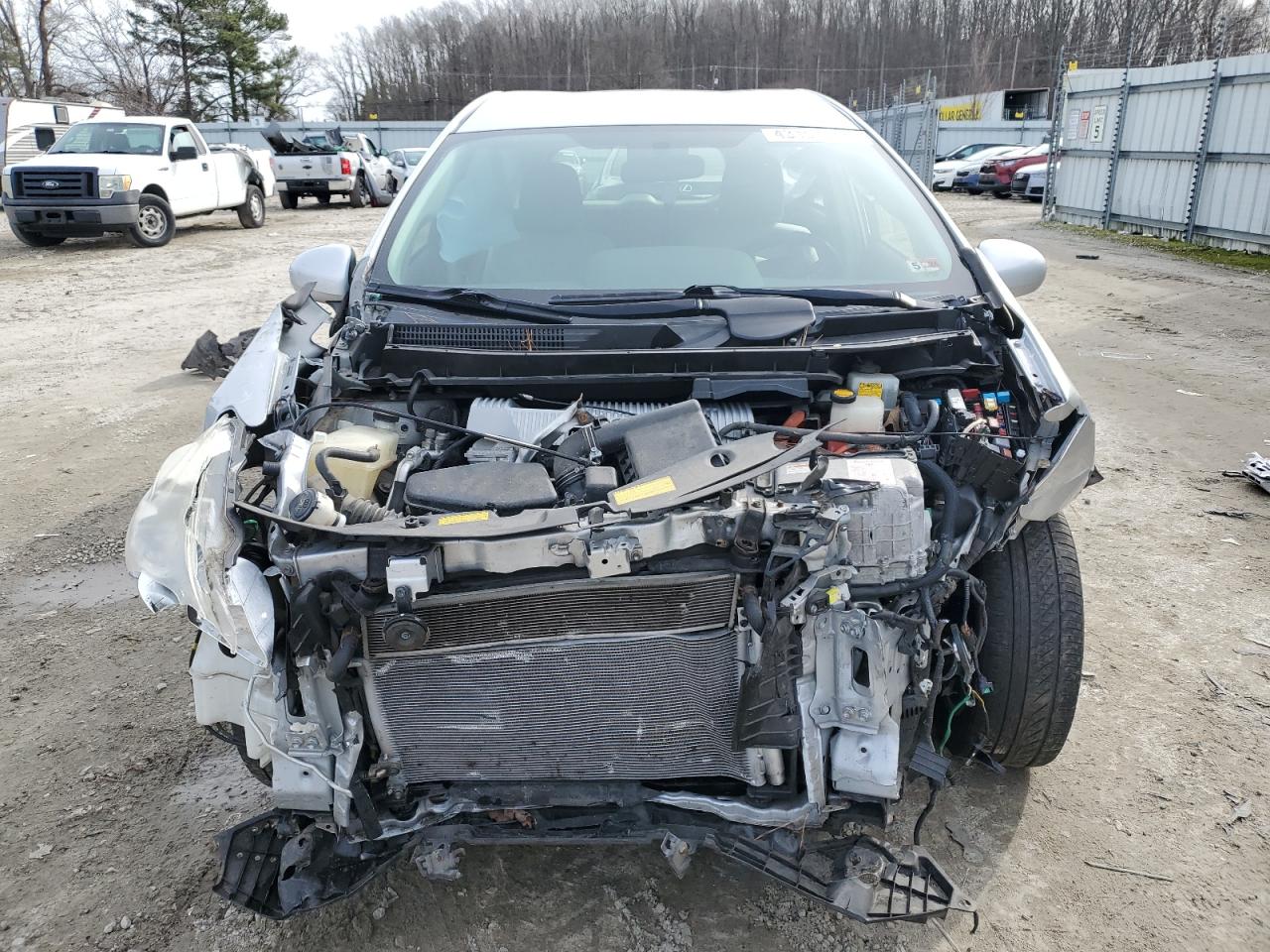 Photo 4 VIN: JTDZN3EU5C3153949 - TOYOTA PRIUS 