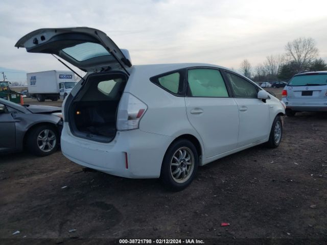 Photo 3 VIN: JTDZN3EU5C3156527 - TOYOTA PRIUS V 