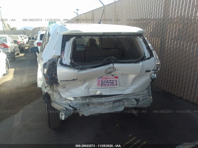 Photo 5 VIN: JTDZN3EU5C3157077 - TOYOTA PRIUS V 