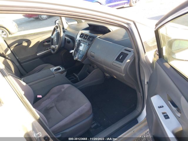 Photo 4 VIN: JTDZN3EU5D3272330 - TOYOTA PRIUS V 