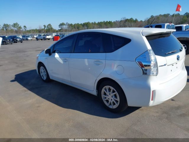 Photo 2 VIN: JTDZN3EU5D3283005 - TOYOTA PRIUS V 