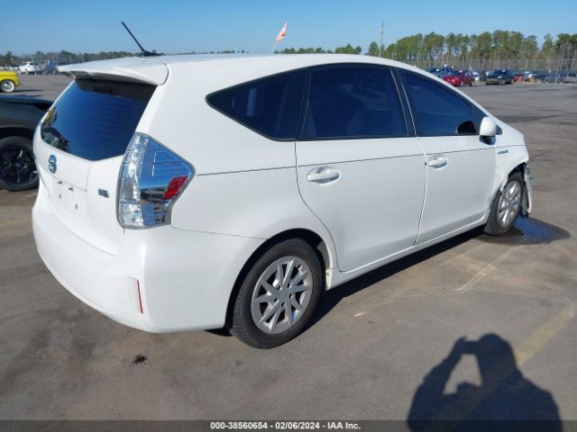 Photo 3 VIN: JTDZN3EU5D3283005 - TOYOTA PRIUS V 