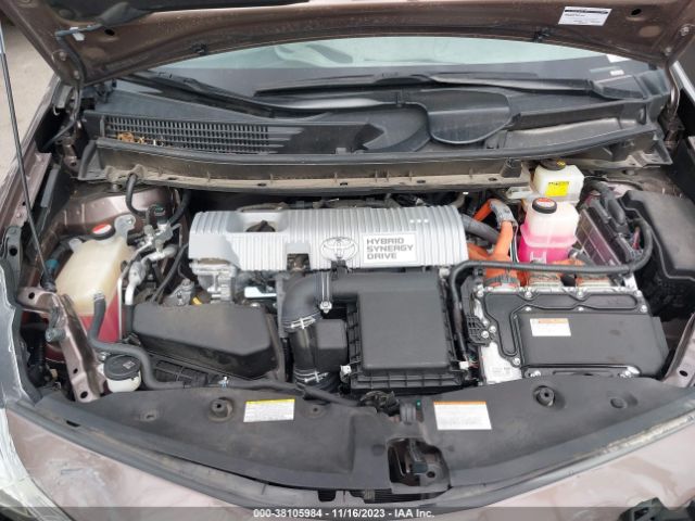 Photo 9 VIN: JTDZN3EU5FJ037831 - TOYOTA PRIUS V 