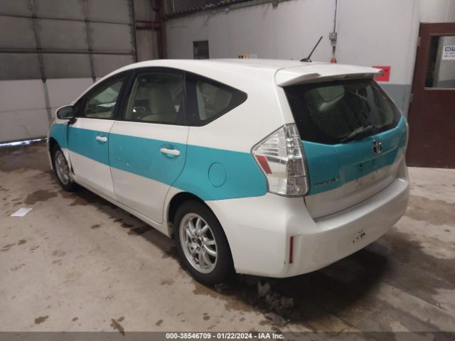 Photo 2 VIN: JTDZN3EU6C3089209 - TOYOTA PRIUS V 