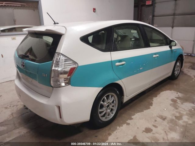 Photo 3 VIN: JTDZN3EU6C3089209 - TOYOTA PRIUS V 