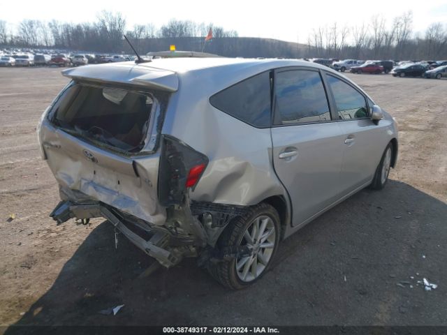 Photo 3 VIN: JTDZN3EU6C3112133 - TOYOTA PRIUS V 