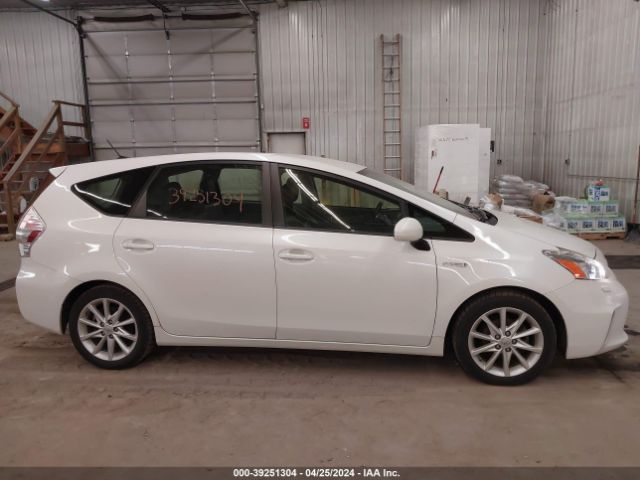 Photo 4 VIN: JTDZN3EU6C3114545 - TOYOTA PRIUS V 