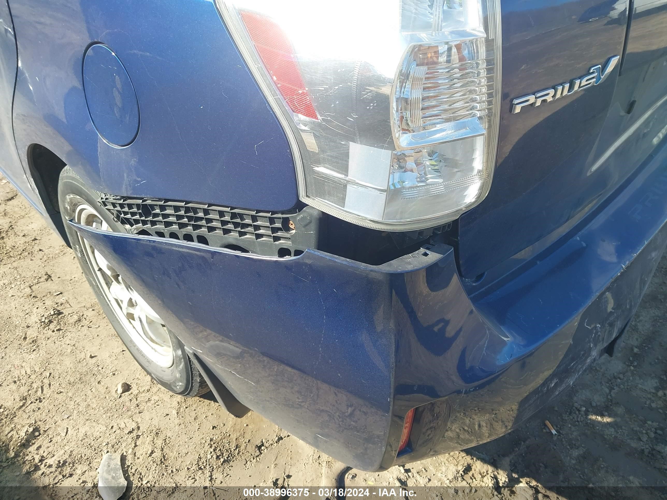 Photo 11 VIN: JTDZN3EU6C3171330 - TOYOTA PRIUS V (+) 