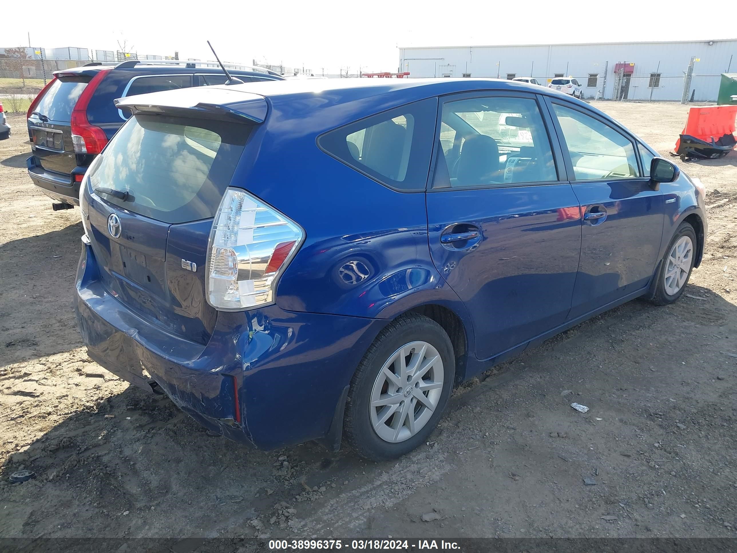 Photo 3 VIN: JTDZN3EU6C3171330 - TOYOTA PRIUS V (+) 