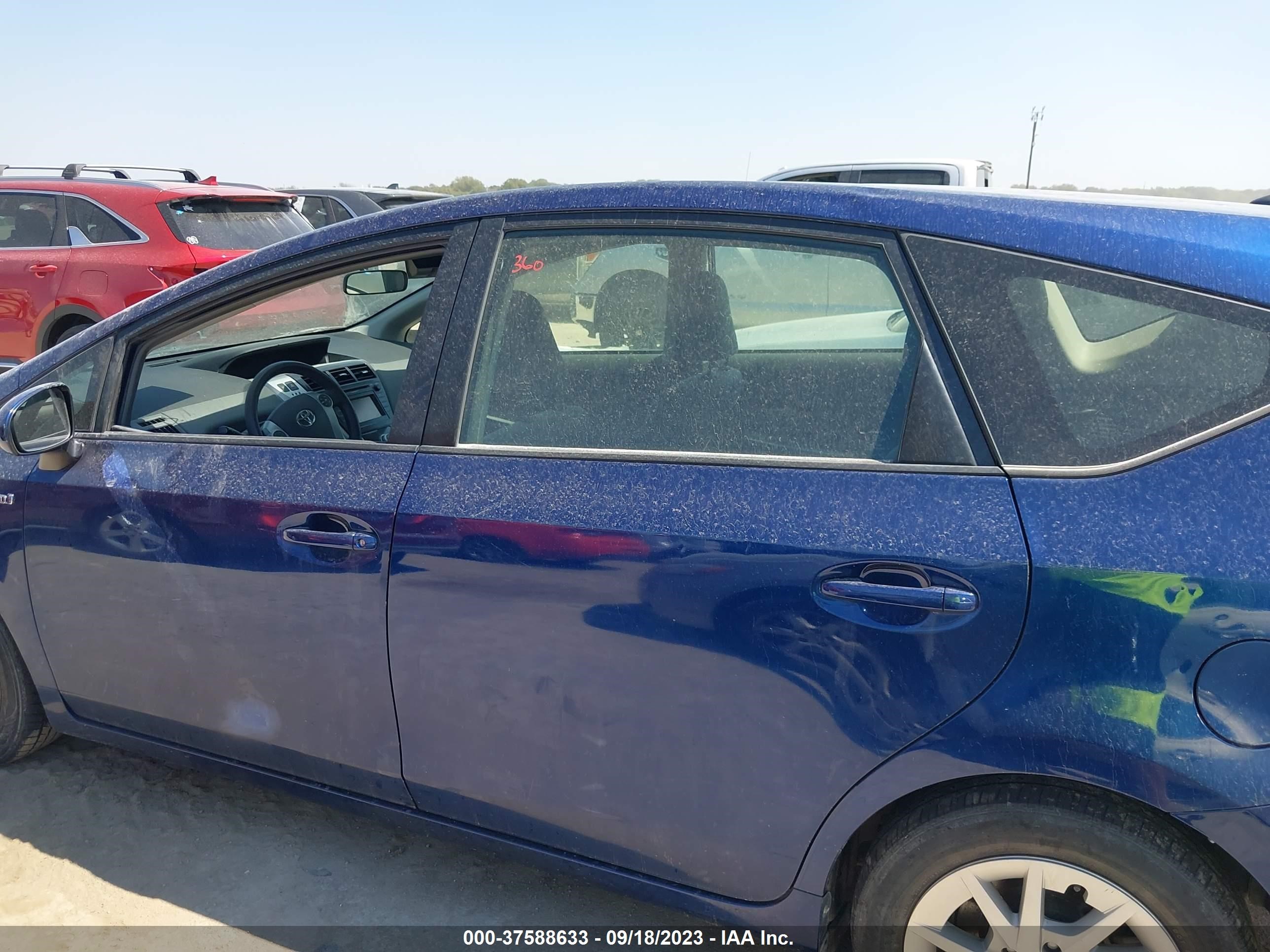 Photo 13 VIN: JTDZN3EU6EJ006103 - TOYOTA PRIUS V (+) 