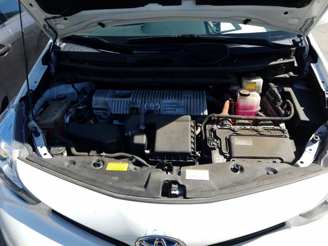 Photo 6 VIN: JTDZN3EU6FJ020911 - TOYOTA PRIUS V 