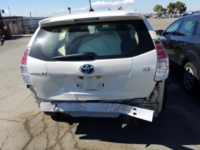 Photo 8 VIN: JTDZN3EU6FJ020911 - TOYOTA PRIUS V 