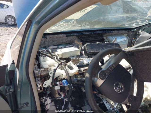 Photo 6 VIN: JTDZN3EU6FJ030967 - TOYOTA PRIUS V 