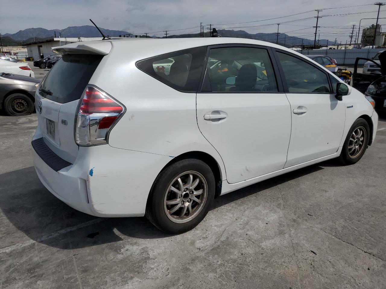 Photo 2 VIN: JTDZN3EU6GJ044837 - TOYOTA PRIUS 