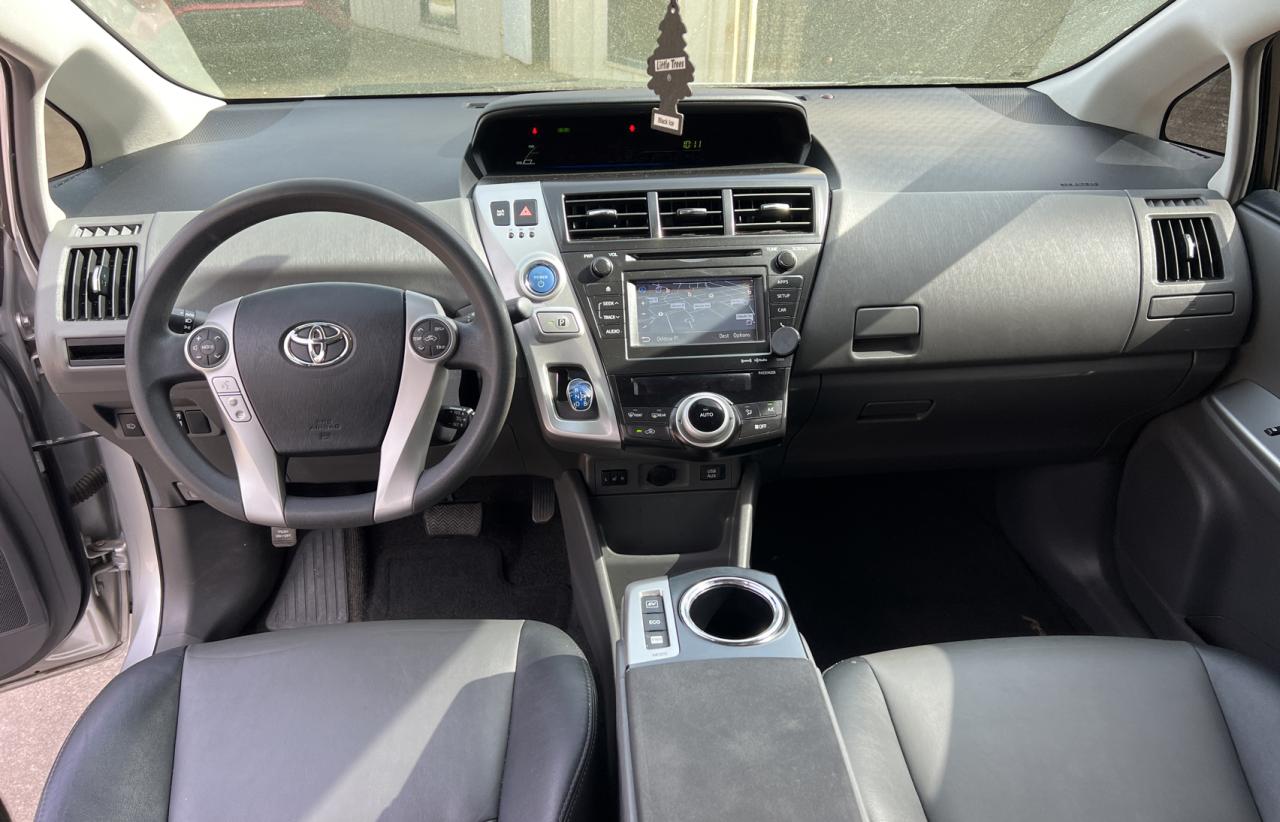 Photo 8 VIN: JTDZN3EU7C3017290 - TOYOTA PRIUS 