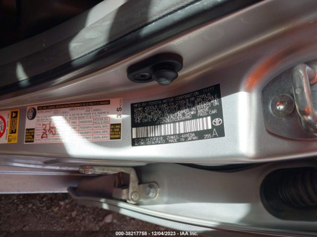 Photo 8 VIN: JTDZN3EU7C3056980 - TOYOTA PRIUS V 