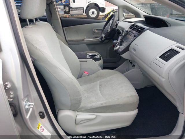 Photo 4 VIN: JTDZN3EU7C3121665 - TOYOTA PRIUS V 