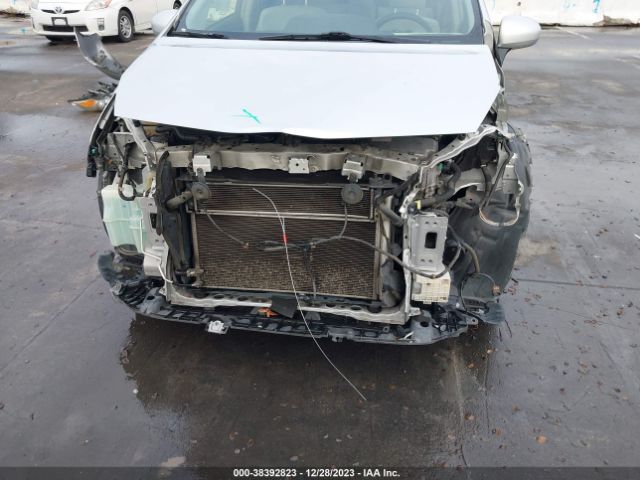 Photo 5 VIN: JTDZN3EU7C3121665 - TOYOTA PRIUS V 