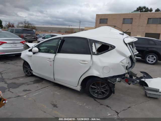 Photo 2 VIN: JTDZN3EU7FJ030685 - TOYOTA PRIUS V 