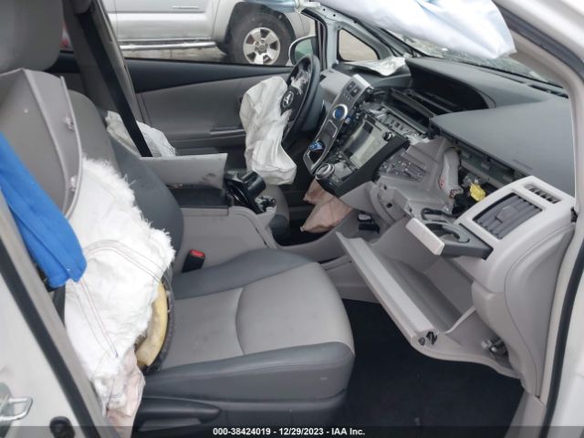 Photo 4 VIN: JTDZN3EU7FJ030685 - TOYOTA PRIUS V 