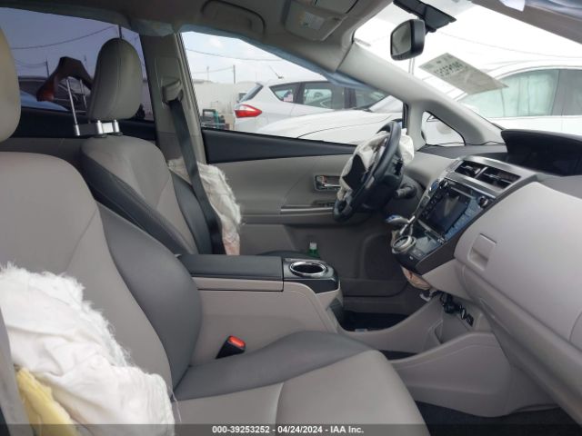 Photo 4 VIN: JTDZN3EU7GJ047567 - TOYOTA PRIUS V 