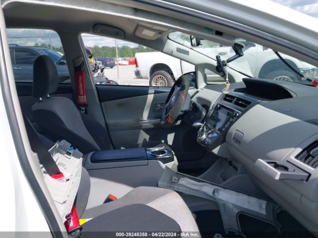 Photo 4 VIN: JTDZN3EU7HJ067979 - TOYOTA PRIUS V 