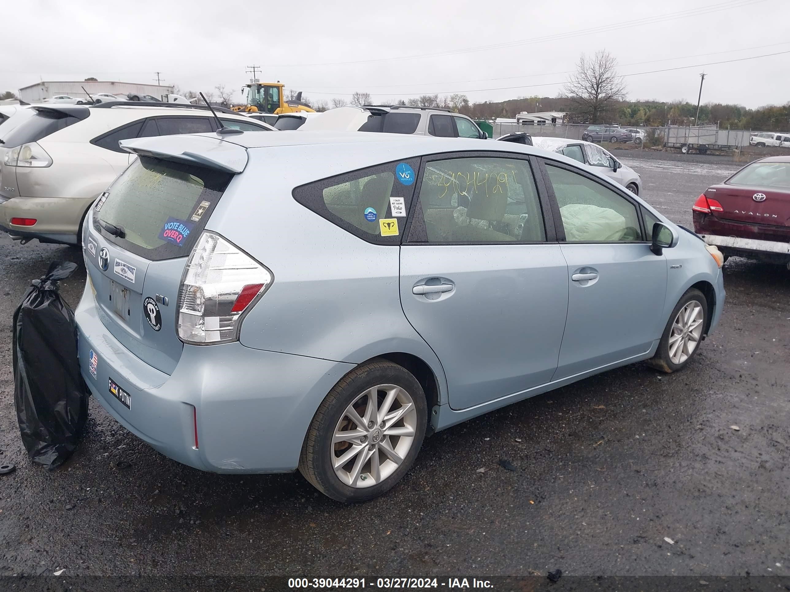 Photo 3 VIN: JTDZN3EU8C3131668 - TOYOTA PRIUS V (+) 