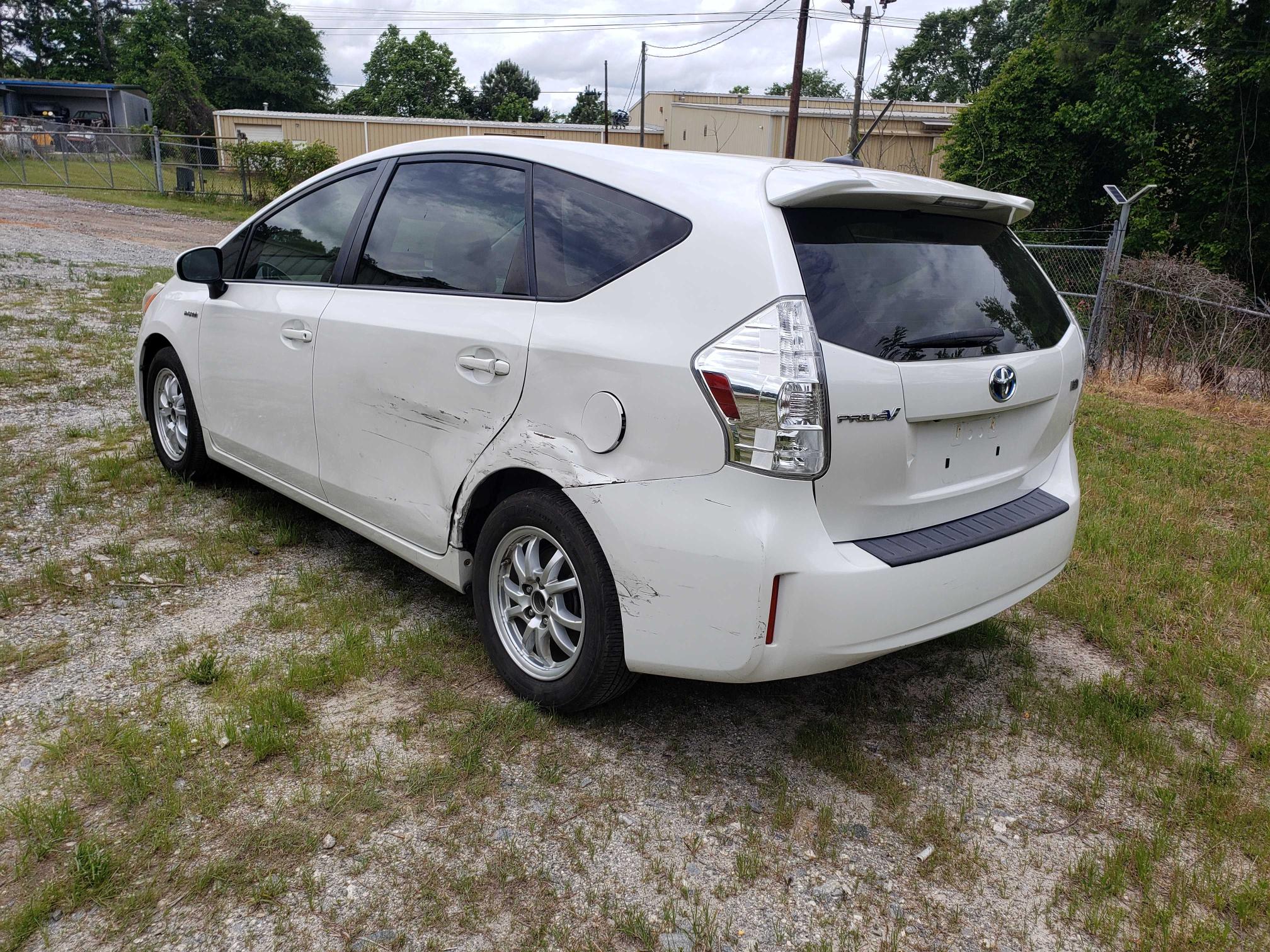 Photo 2 VIN: JTDZN3EU8D3192777 - TOYOTA PRIUS V 