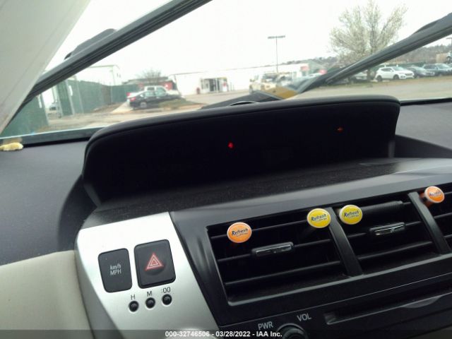 Photo 6 VIN: JTDZN3EU8D3194626 - TOYOTA PRIUS V 