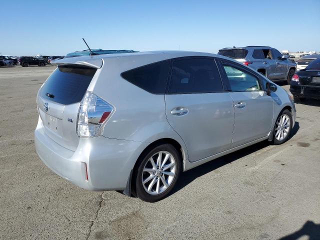 Photo 2 VIN: JTDZN3EU8D3240956 - TOYOTA PRIUS V 