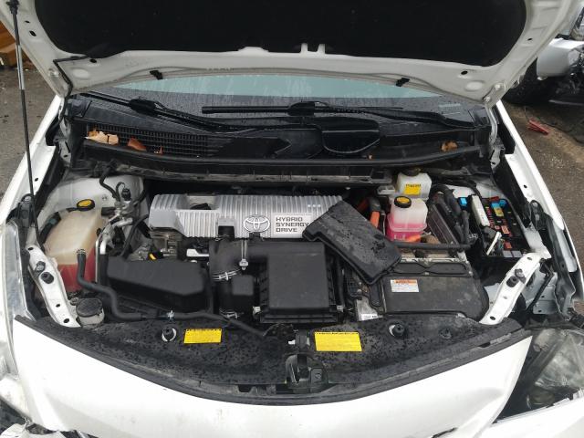 Photo 6 VIN: JTDZN3EU8D3247048 - TOYOTA PRIUS V 