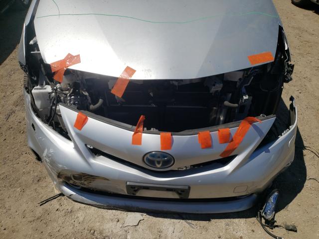 Photo 8 VIN: JTDZN3EU8E3325121 - TOYOTA PRIUS V 