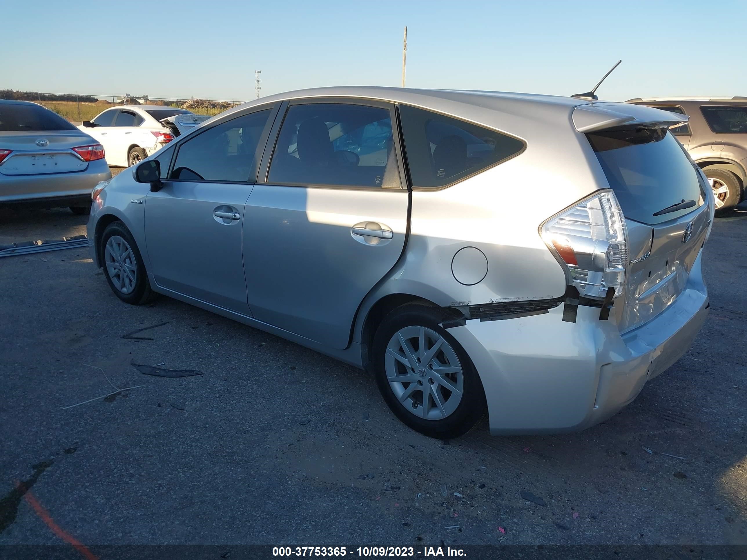 Photo 2 VIN: JTDZN3EU9C3044345 - TOYOTA PRIUS V (+) 