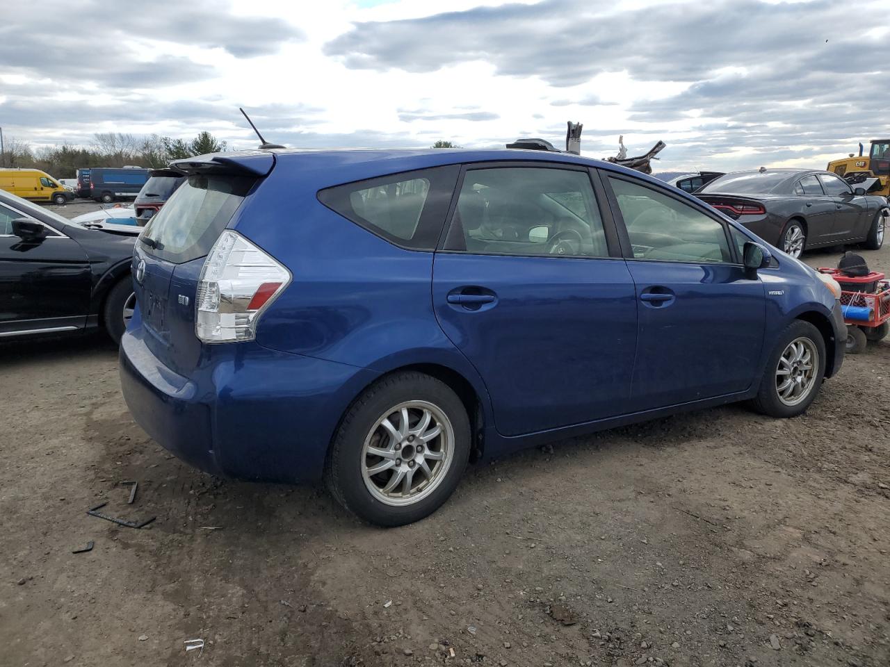 Photo 2 VIN: JTDZN3EU9C3111106 - TOYOTA PRIUS 