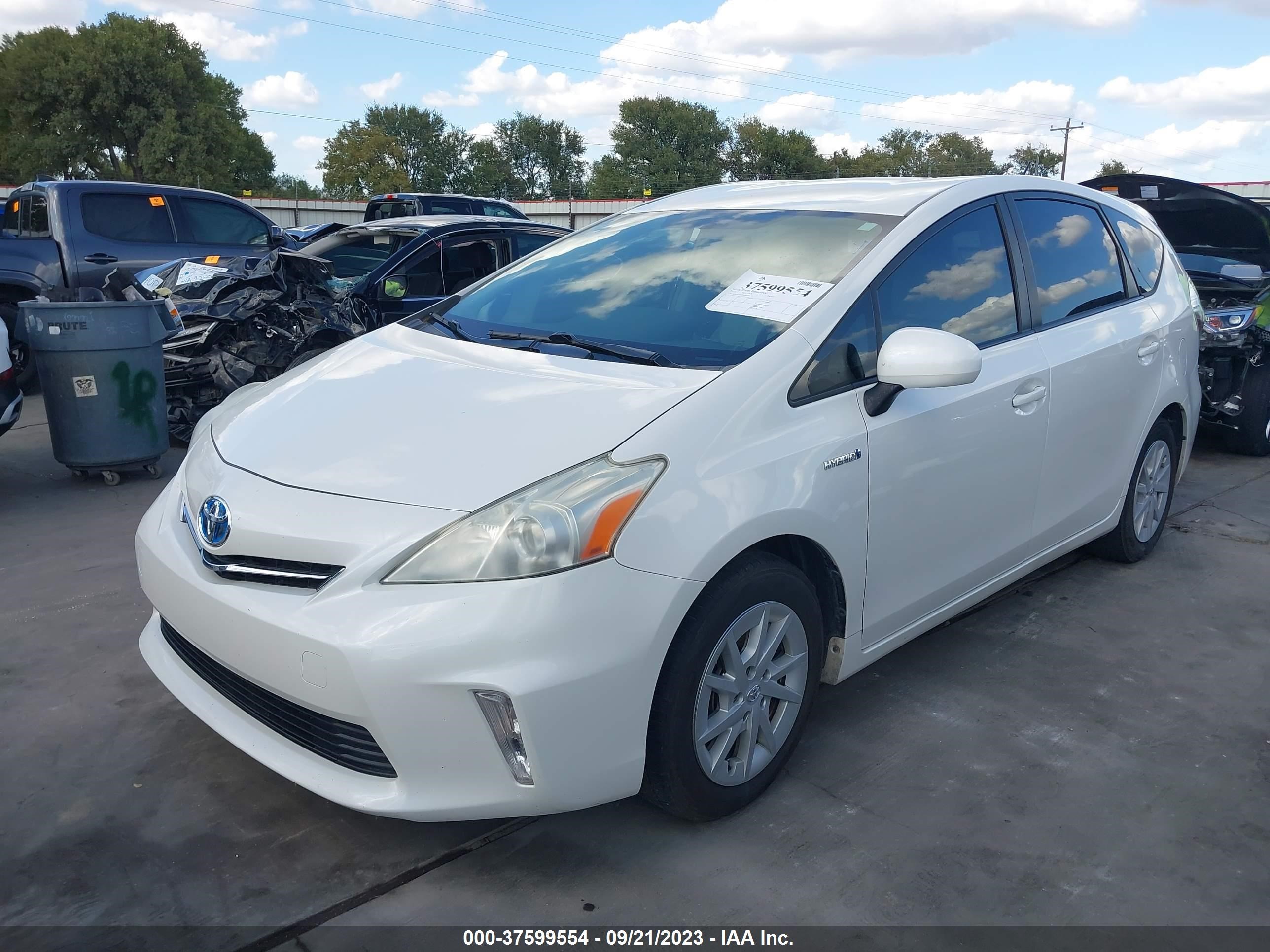 Photo 1 VIN: JTDZN3EU9D3204449 - TOYOTA PRIUS V (+) 