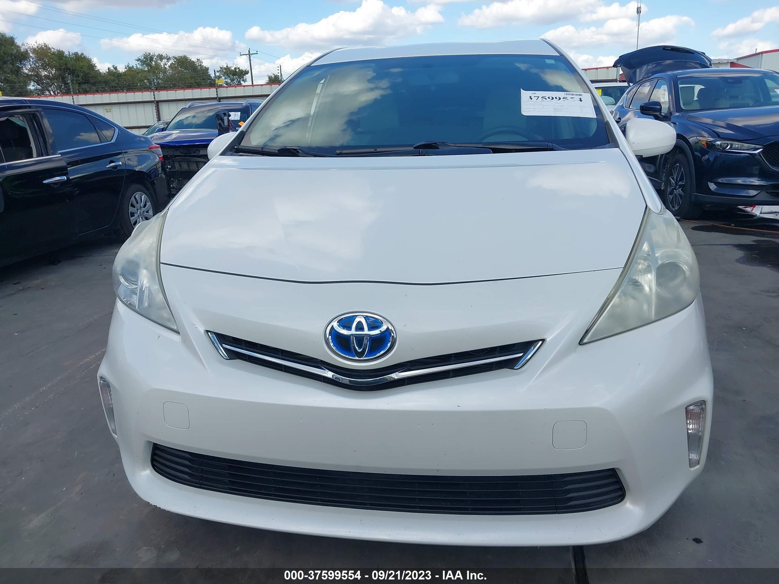 Photo 11 VIN: JTDZN3EU9D3204449 - TOYOTA PRIUS V (+) 