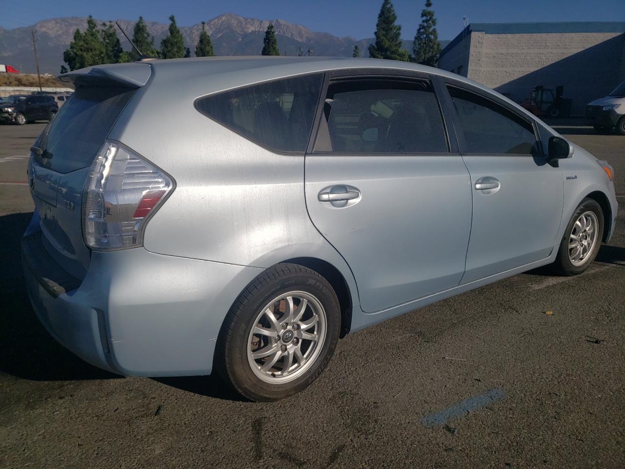 Photo 2 VIN: JTDZN3EU9E3306464 - TOYOTA PRIUS 