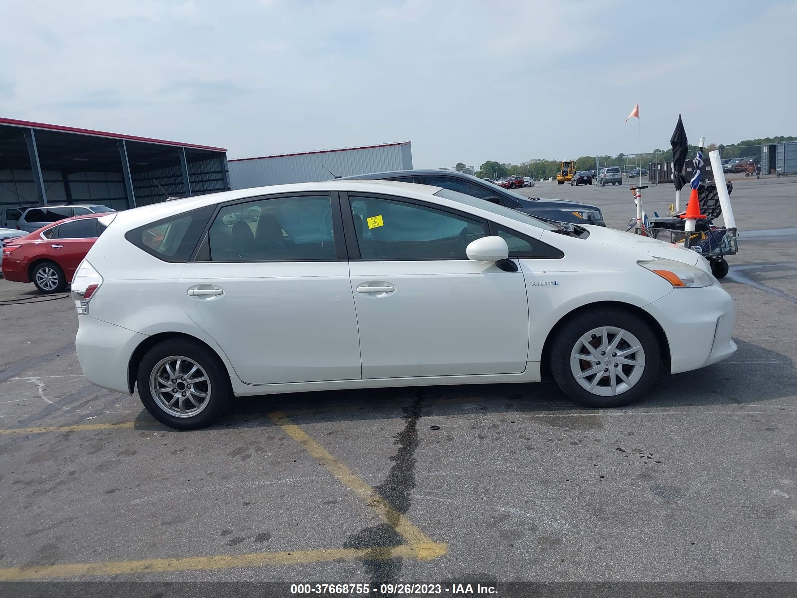 Photo 12 VIN: JTDZN3EU9E3323474 - TOYOTA PRIUS V (+) 