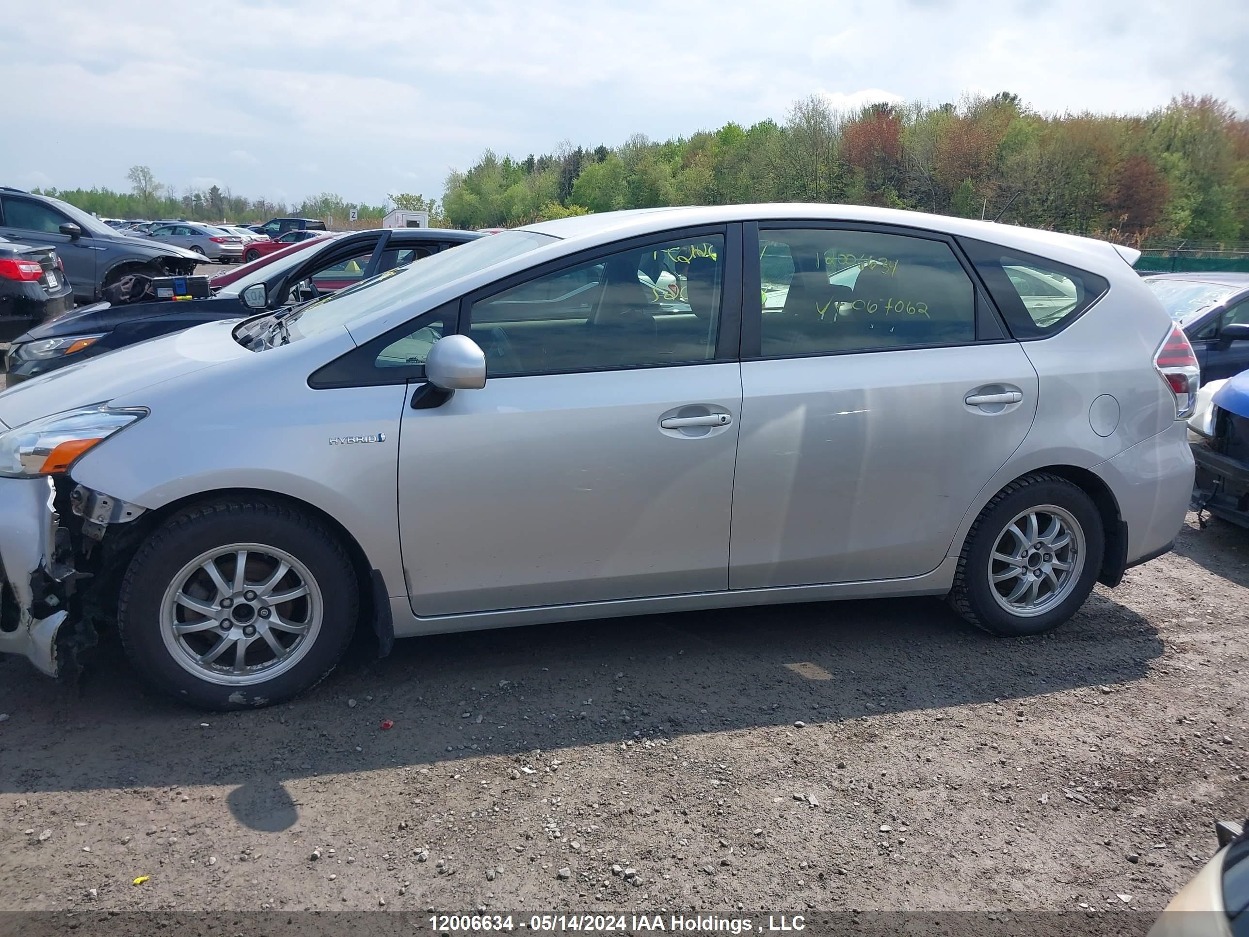 Photo 13 VIN: JTDZN3EU9HJ067062 - TOYOTA PRIUS V (+) 