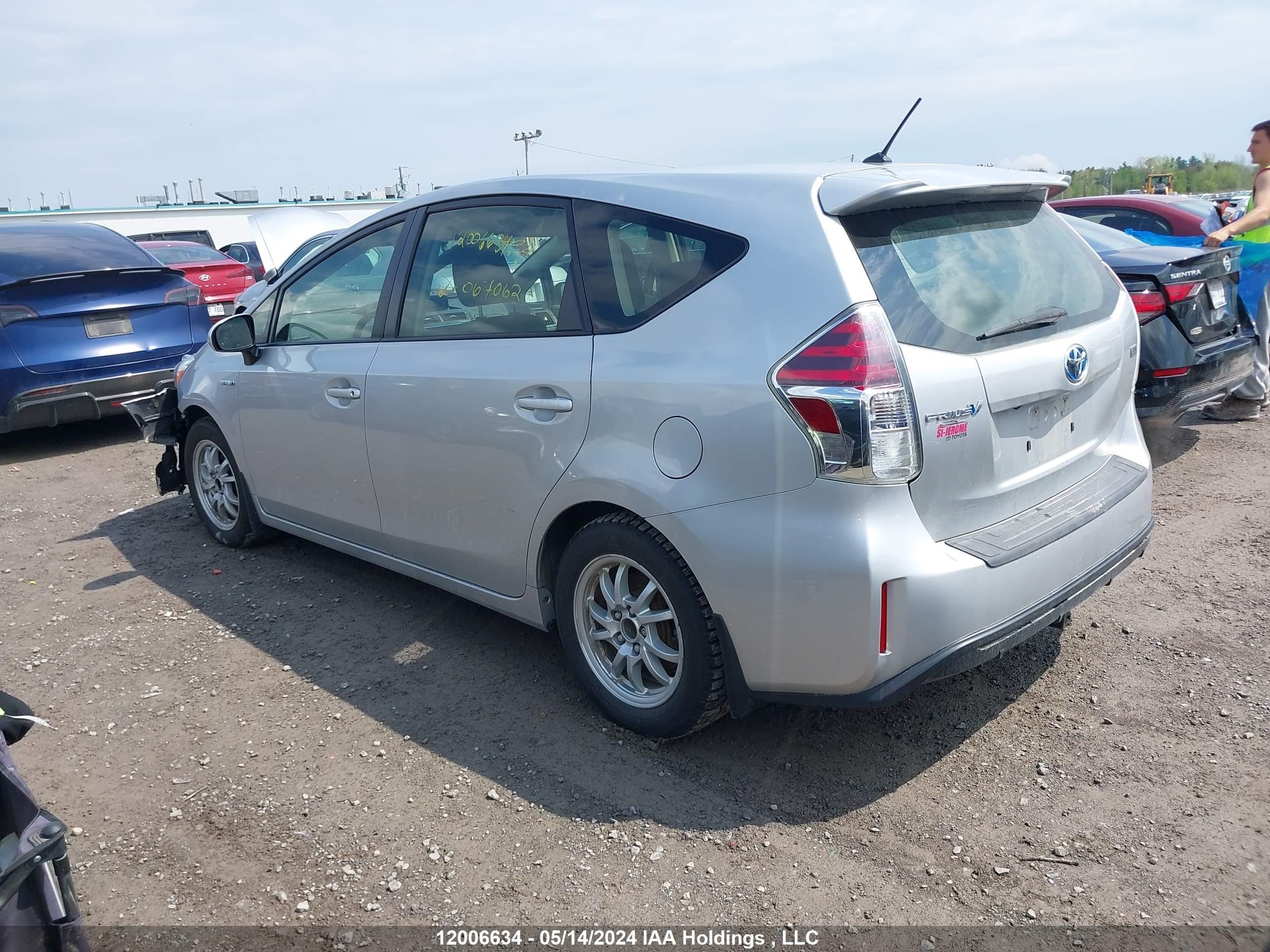 Photo 2 VIN: JTDZN3EU9HJ067062 - TOYOTA PRIUS V (+) 