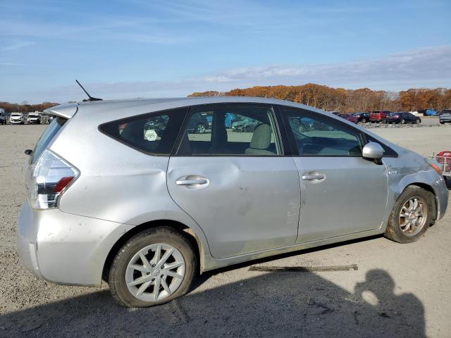 Photo 2 VIN: JTDZN3EUXC3054740 - TOYOTA PRIUS V 